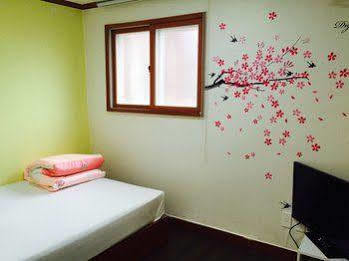 Full House Guest house 2*