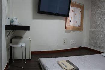 Guest house Full House 2*